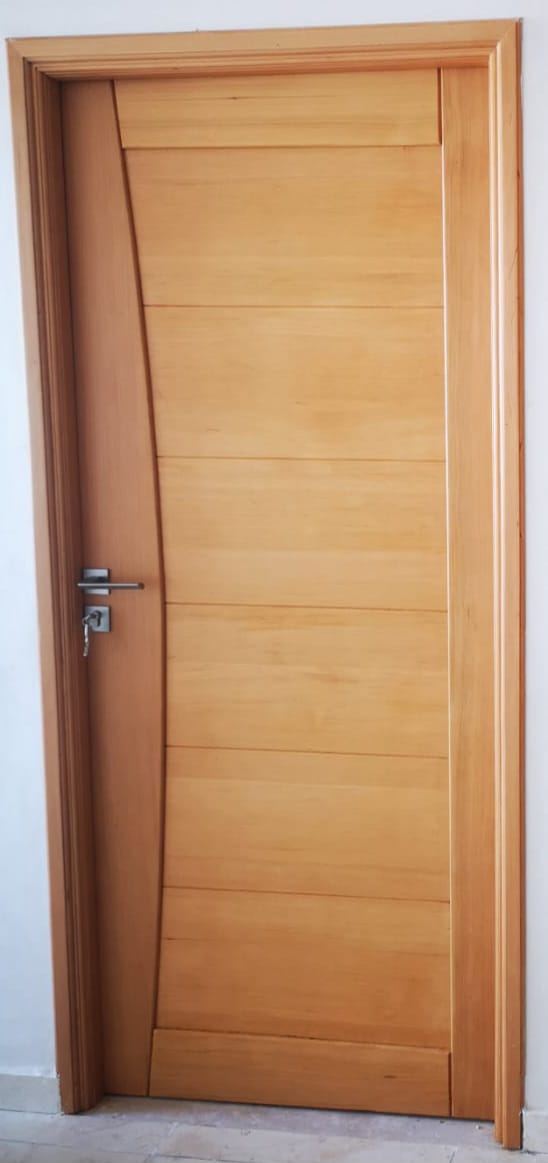 باب خشبي معاصر